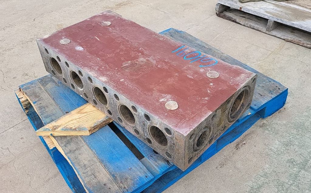 Used National 300Q-5M Quintuplex Pump Fluid End Only